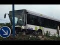 Vido  un bus vitalis escalade un rondpoint  poitiers