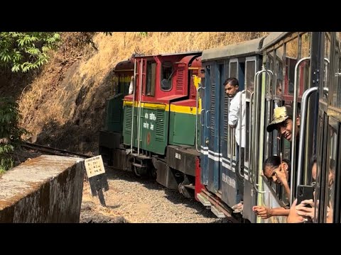 एक खतरनाक ऊँचाई पे रेल से सफ़र करना? Toy train ride | Neral Matheran Toy Train |