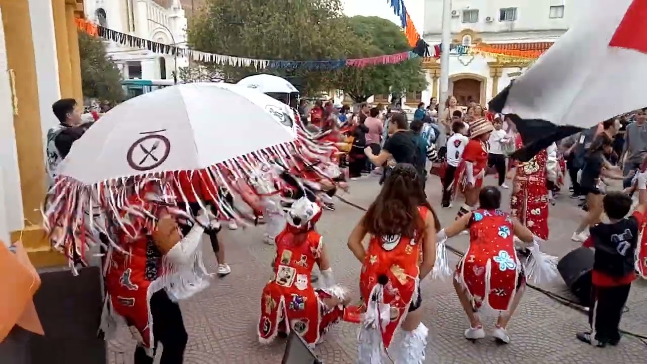 la murga de la abuela junto a ellos...los chicos de CINDI