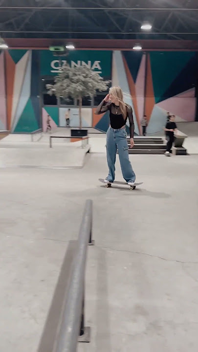 Who’s also obsessed with skateboarding ? #skateboarding #skatergirl #shorts