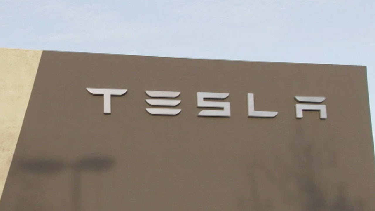 TSLA, AMZN, NFLX: 3 Stocks on TV