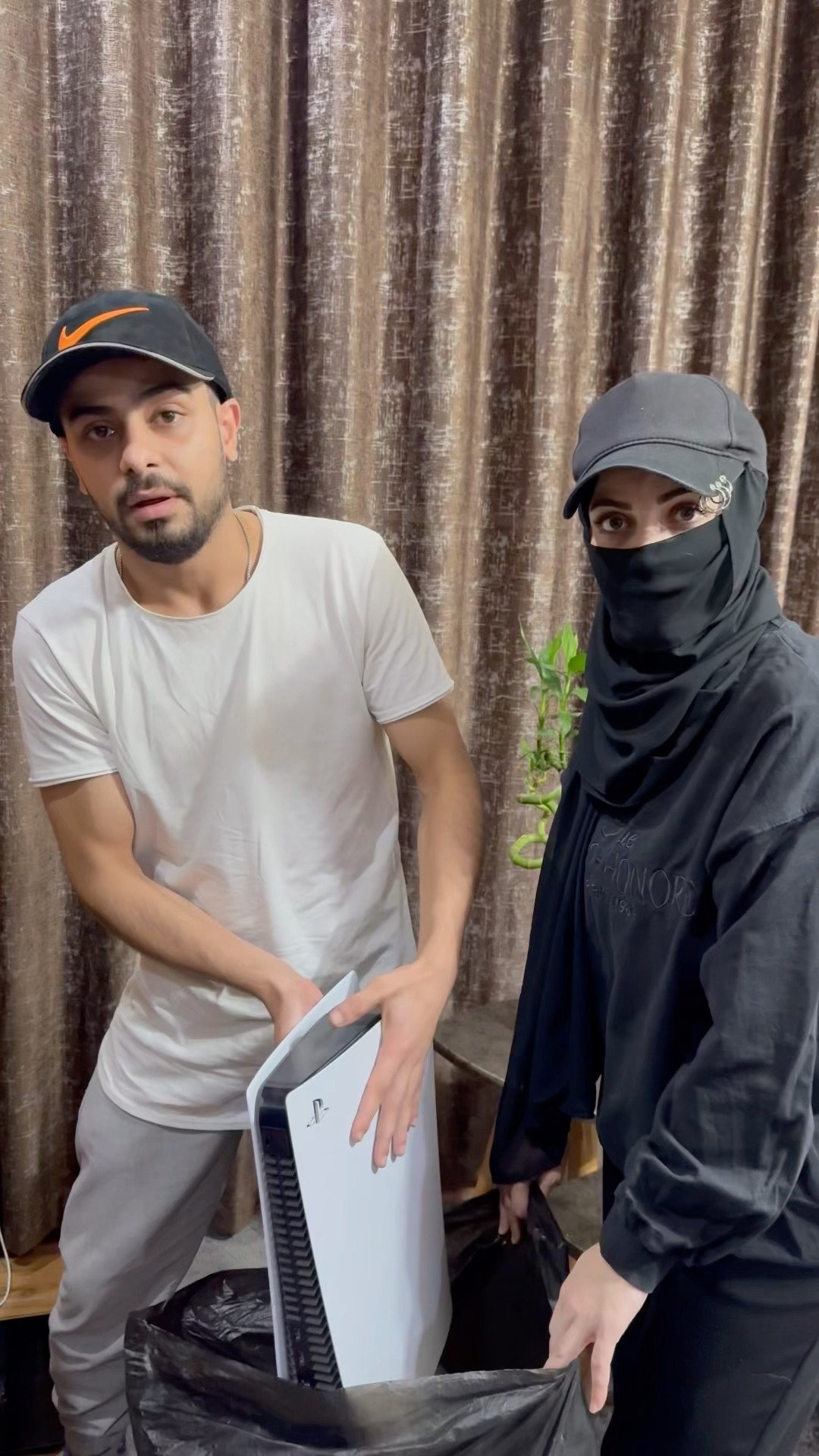 ابن حلال ?? ام سيف وجيفارا العلي