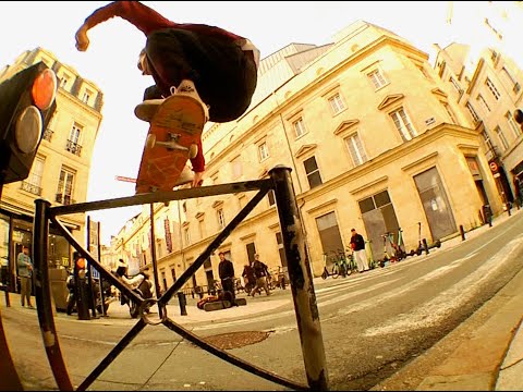 LES CHÂTELAINS - Magenta Skateboards