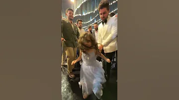 شبر ونص وعامله مشاكل تخيلو لو انها اكبر شوي 