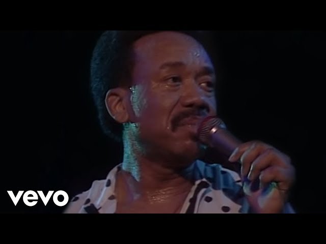 Earth, Wind & Fire - After The Love Has Gone (Live) class=