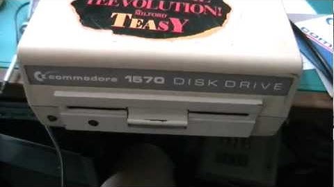 Weird Stuff: Inside a Commodore 1570 Disk Drive