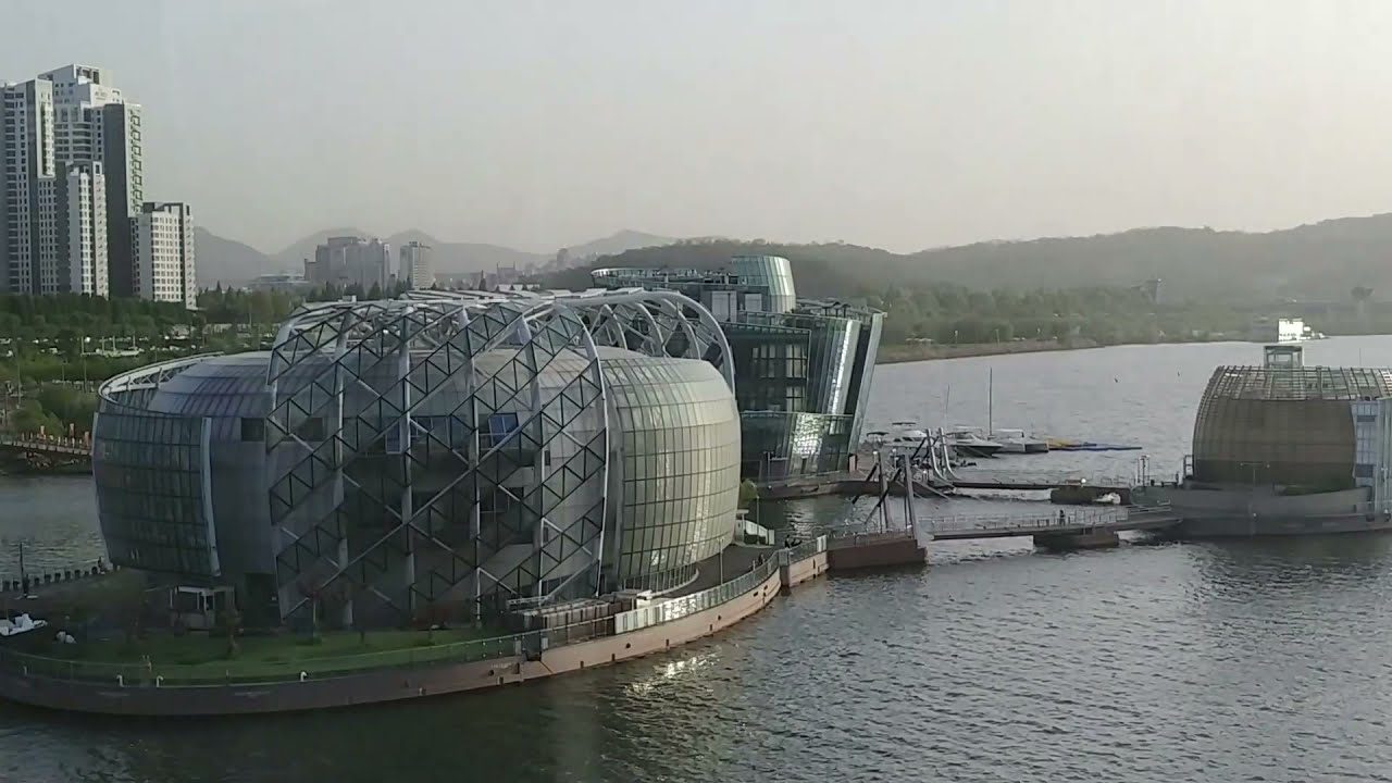 어벤져스 에이지 오브 울트론에 나온 새빛 둥둥섬