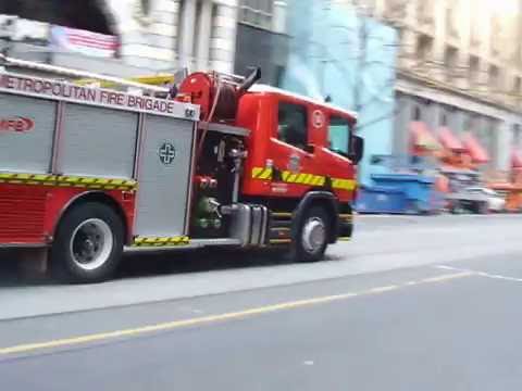 Fire truck siren Melbourne 3D Video - YouTube Fire Truck Siren
