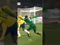 نيمار يقلد رونالدو