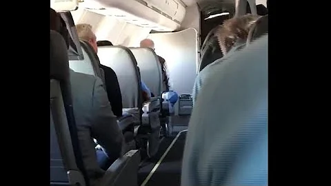 Passenger captures the moment flight was told to "brace for impact" - DayDayNews