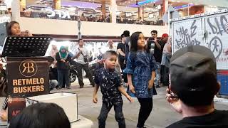 Adik Rayyan Goyang Gerudi Buat Semua Orang Terpegun.