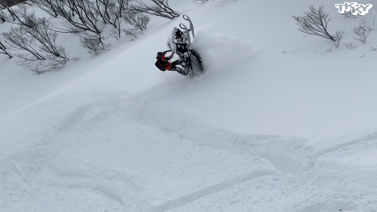 2026 TKKY スノーモービル Ski-doo Summit Adrenaline 154 850 E-TEC