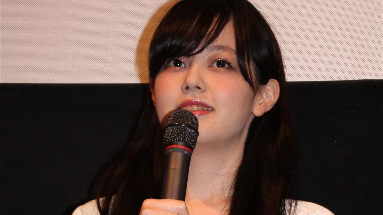 人気モデル青柳文子 こんなに暗くない と苦笑い 本人役で映画初主演 Harajuku Cinema 初日舞台あいさつ Youtube