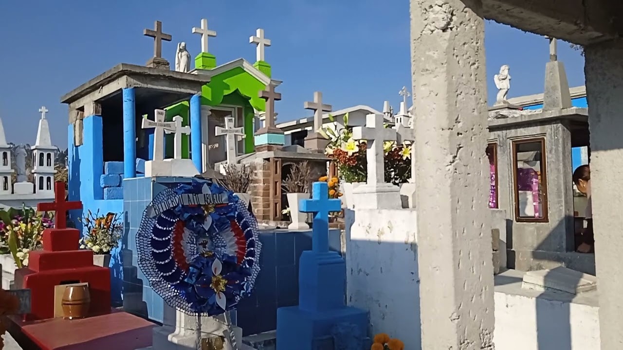 ASI SE CELEBRA EL DIA DE MUERTOS EN SANTIAGO COACHOCHITLÁN