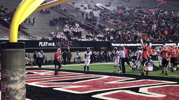 Byrons Isaac Stickler scores a TD to open the seco...