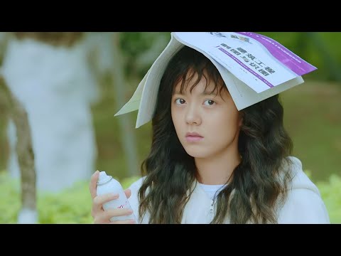 بنت قبيحه بتنتقل لمدرسه جديده بيتنمروا عليها مفكرين مش هترتبط بس بتغير شكلها واوسم طالب بيرتبط بيها