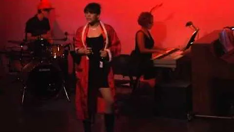 Stacey Schell - Surabaya Santa
