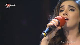 Aşiklar Mecli̇si̇ - Senem Akdemi̇r