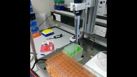 Pipette Robot - Testing close up