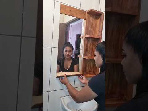 Vídeo: Banheiro pequeno? Maneiras simples de aumentar o espaço