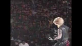 Guns N' Roses - Bass Solo by Duff McKagan