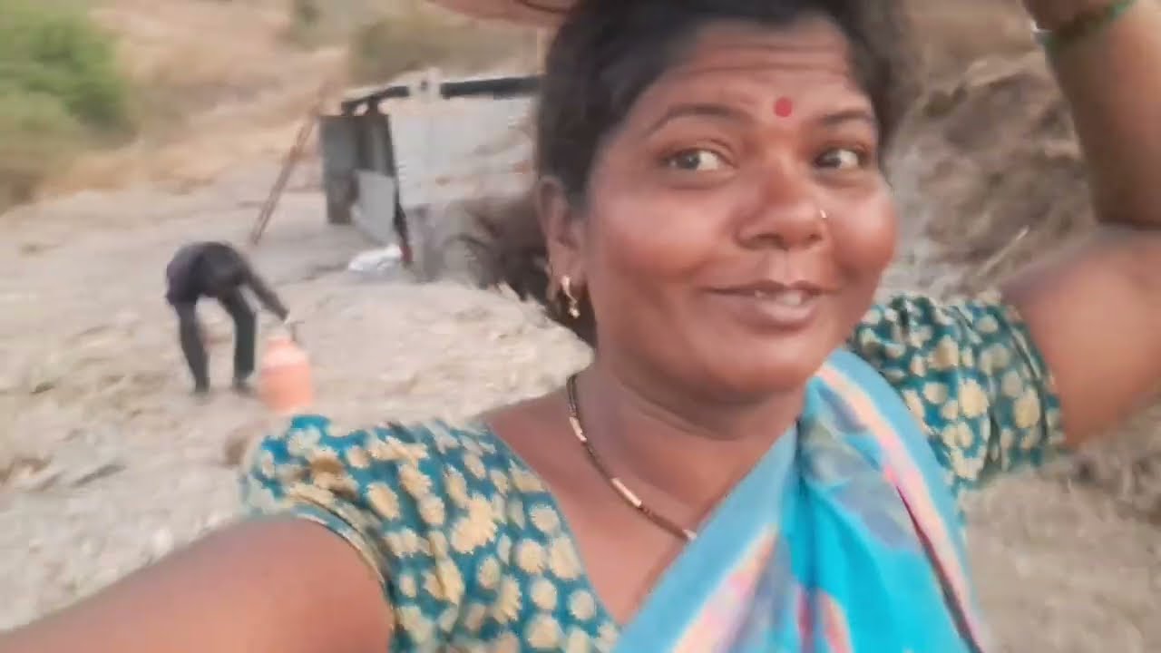 पाहट पाच वाजता 