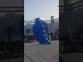 مهرجان بامبارك يقدم عرض لاطفال الوحش الازرق 