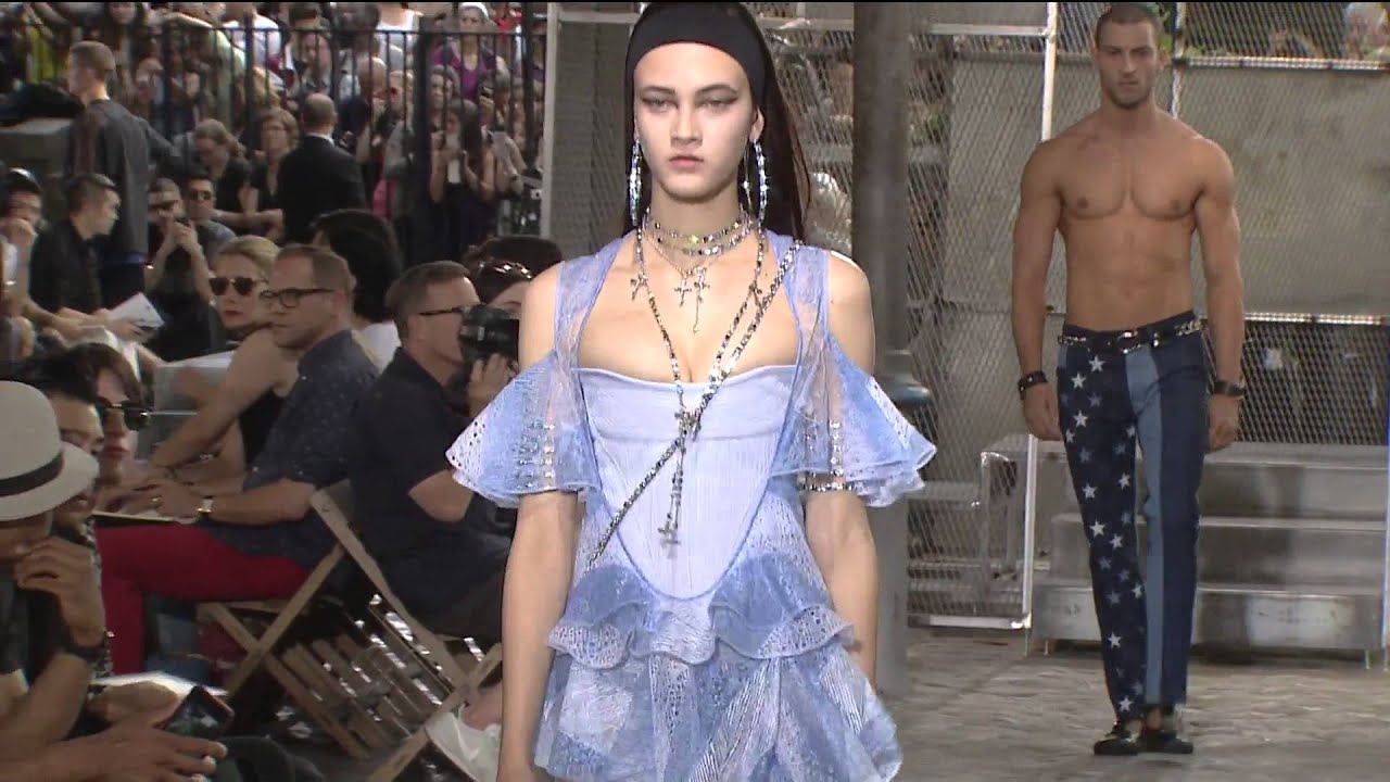 GIVENCHY MENSWEAR SPRING/SUMMER 2016