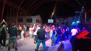 Full baile en Uduzhe, de la parroquia Manu. Jc Junior Sonido.