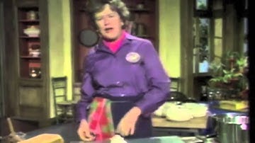 Julia Child - 10 second BIO