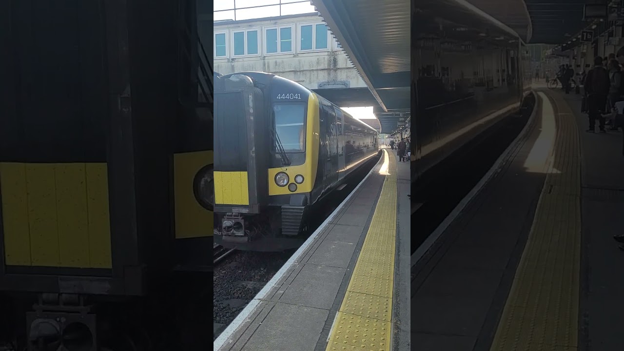 South Western 444041 entering Southampton station