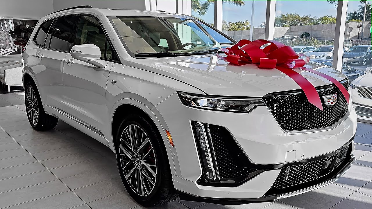 Cadillac XT6 2025 года — потрясающий трехрядный внедорожник класса люкс!