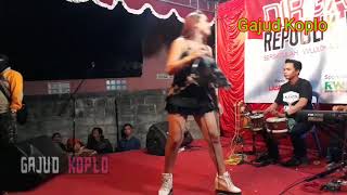 Nia Jovanka - Ambilkan Gelas - Erlangga Pro
