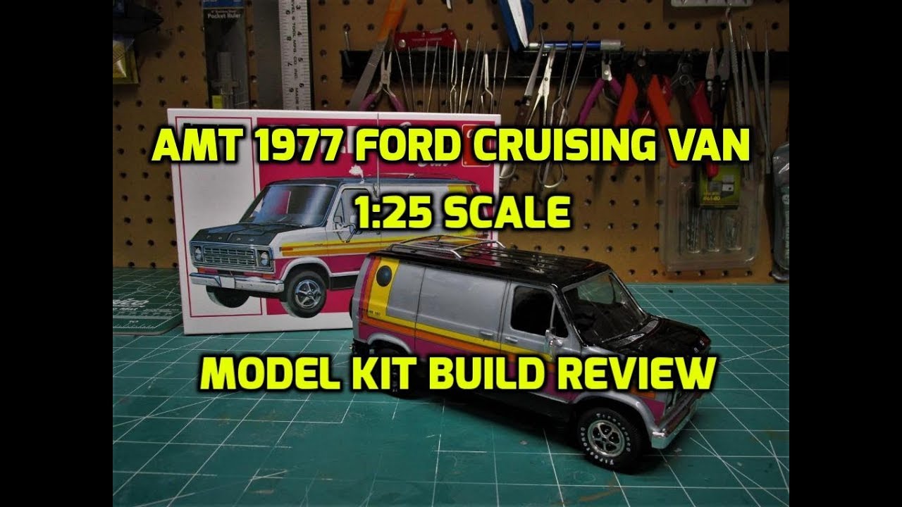AMT 1108 1977 Ford Cruising Van Plastic Model Kit 1//25