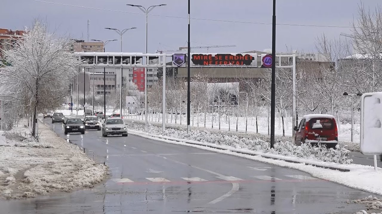 Ferizaj me rrugë të depërtueshme pas bores së parë sivjet - 30 Nëntor 2021 - RTV TEMA