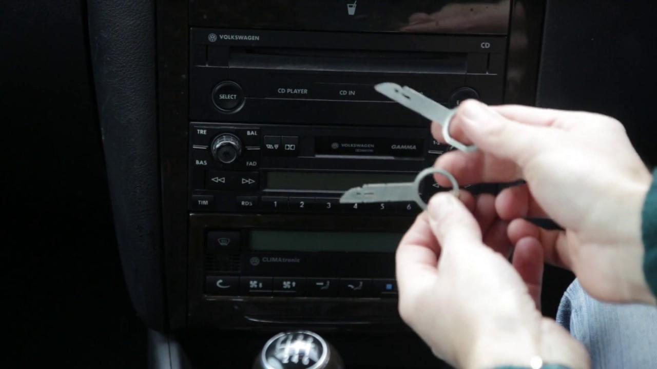 How to Remove VW Gamma Radio/CD player (Golf/Bora/Jetta/Polo