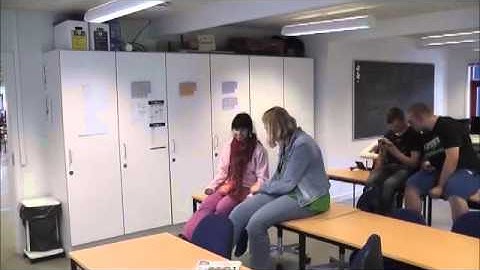 DK 11At school 2impolite To Interrupting a conversation