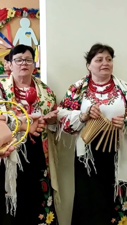 В цьому код нації. В солов'їній нашій мові, в вишиванках, в нас самих ...