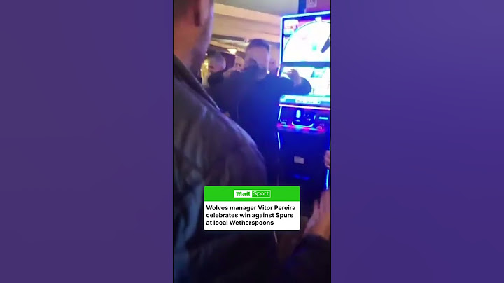 Wolves manager Vitor Pereira enjoys a night out at local Wetherspoons after beating Spurs 😅 #news