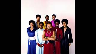 Earth Wind &amp; Fire - Spread Your Love