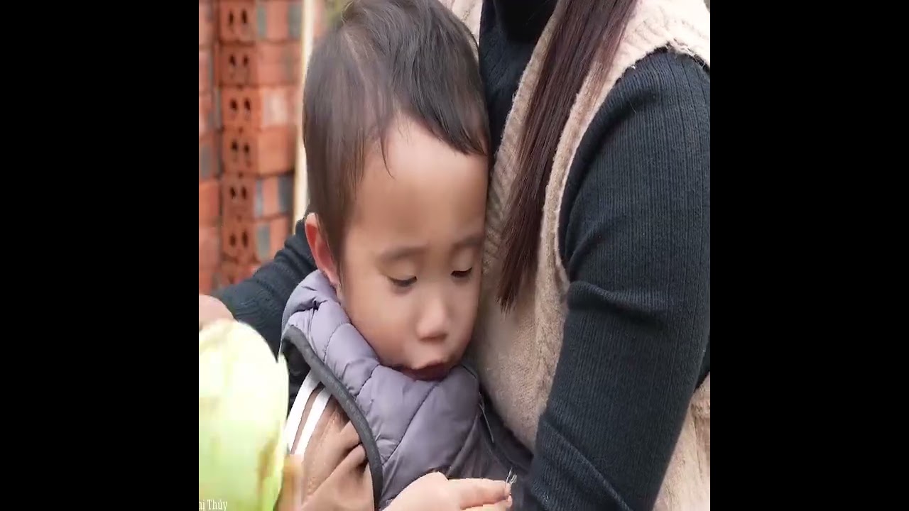 Crispy Fried Pork Leg Served Fresh and Simple
