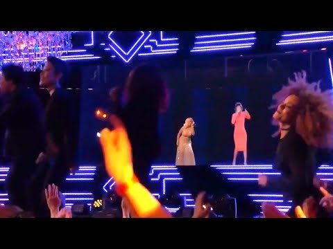 Christina Aguilera ft. Whitney Houston - Hologram Performance
