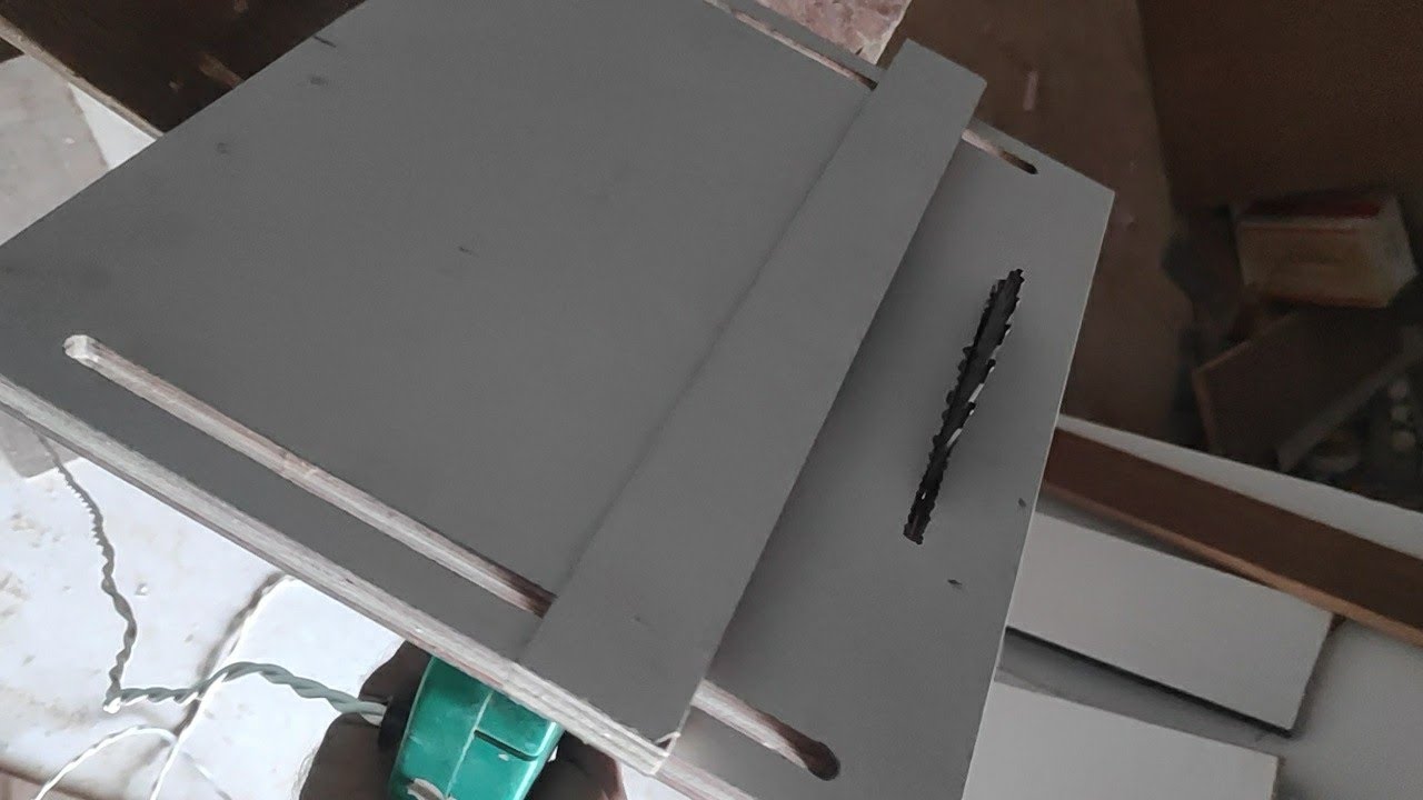 Make A Circular Saw Gauge Plate Circular Saw Hack BY WOODWORKERSARON