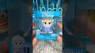 Opening Elsa From The Booksy Disney Collection.