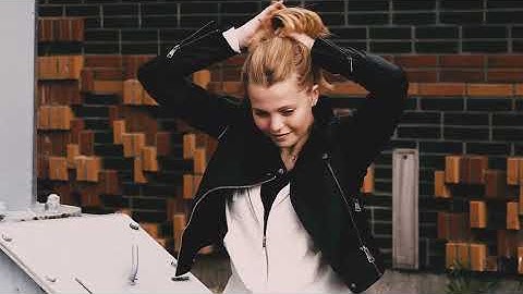 10 Subtle Signs a Girl Secretly Likes You!