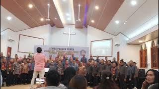 Ya Tuhan, Ajarlah aku tak tinggi hati, paduan suara besar kaum bapak  (Cipt. Arnold Apituley)