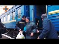 Рятувальники Хмельниччини зустріли евакуаційний потяг з українського Херсону