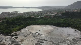 Terremoto ai Campi Flegrei: più di 150 scosse. Il drone in volo sulla solfatara