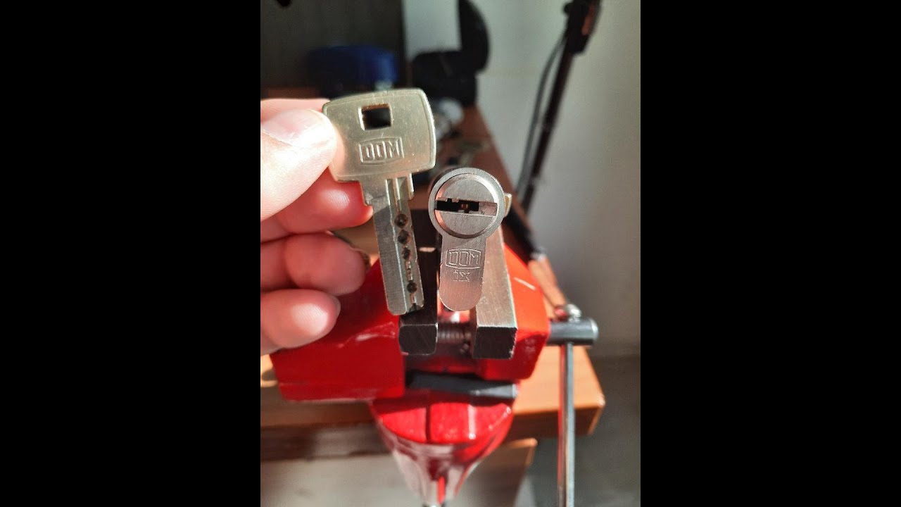 DOM IX5 Lockpicking