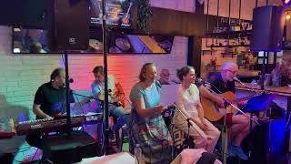 Galbena Gutuie, Colindul Gutuii, Varianta Folkusor